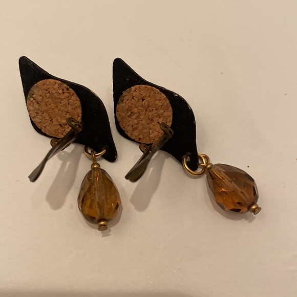 MAM Vintage Clip On Earrings - Picture 4 of 4
